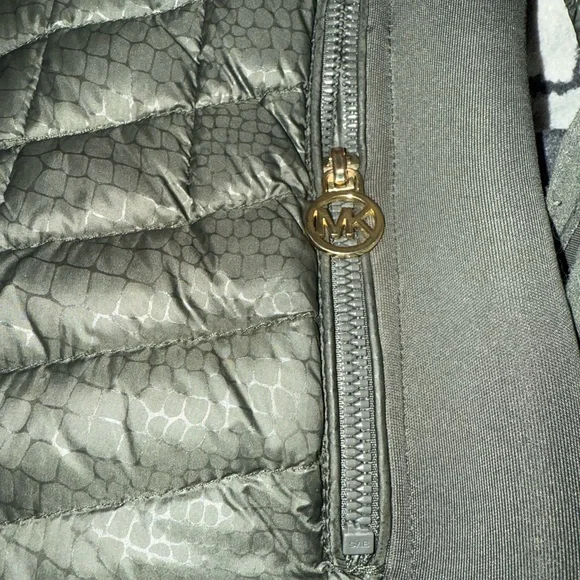 Michael Kors Women's packable Puffer Jacket with Fur Trim - Picture 7 of 12